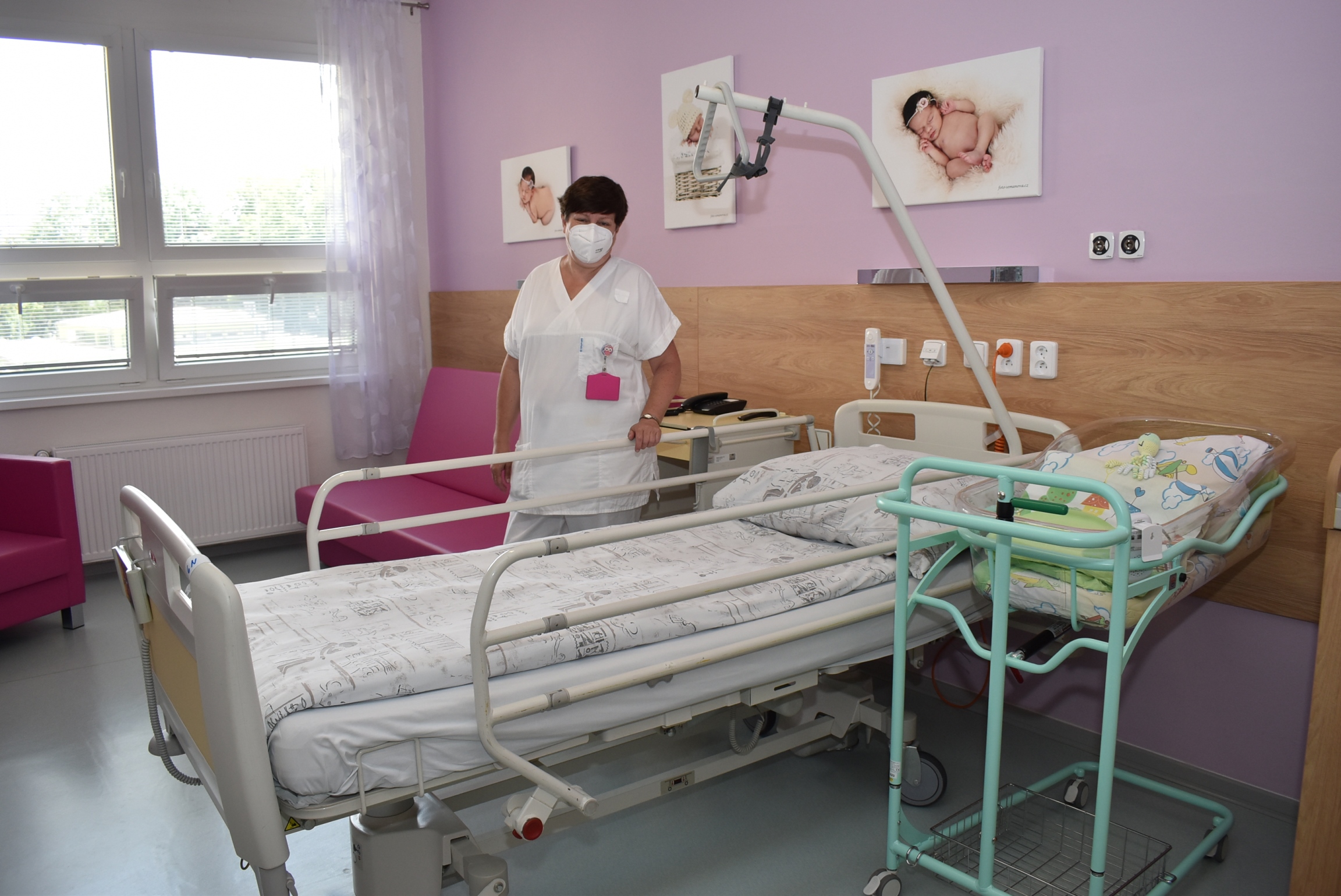 Staniční sestra Jiřina Kyčerková v jednom z pokojů. Foto: René Stejskal Staniční sestra Jiřina Kyčerková v jednom z pokojů. Foto: René Stejskal